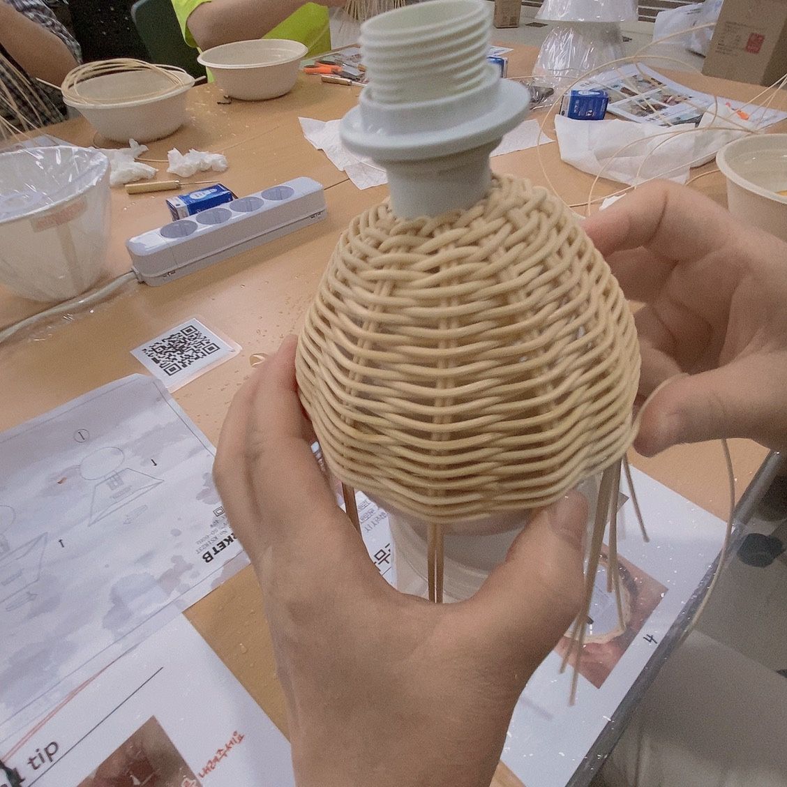 손끝에서 피어나는 감성 라탄 무드등 상품 이미지 4