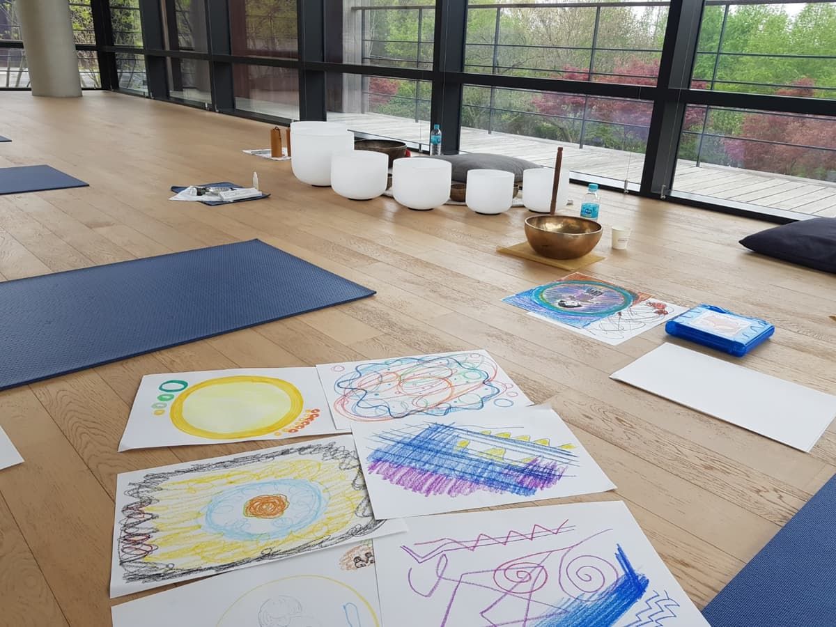 싱잉볼 힐링 명상 진행 사진 2