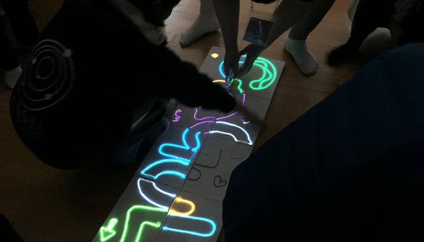 팀 네온사인-image-2