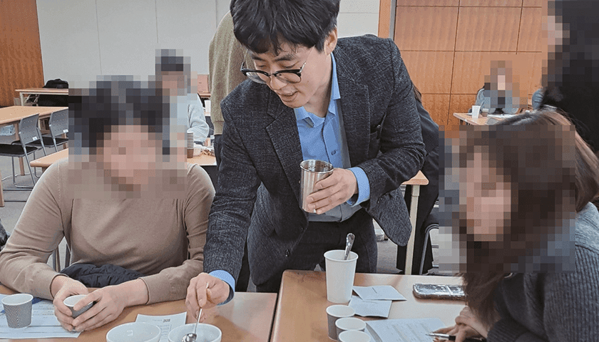 커피 커핑 테이스팅 진행 사진 5