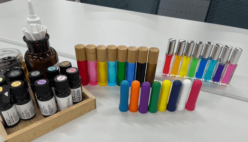 아로마 컬러 롤온 향수와 인헤일러 상품 이미지 3