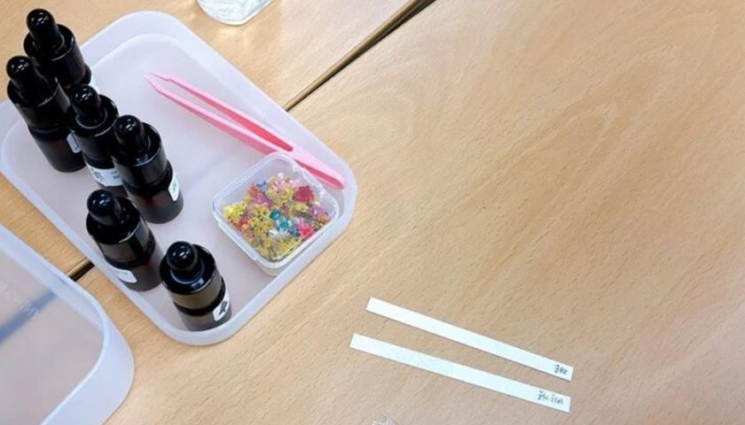 아로마 롤온과 마음챙김 싱잉볼명상 힐링테라피 진행 사진 3