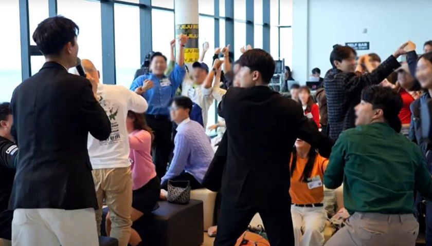 연말 파티 레크레이션 진행 사진 1