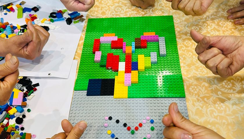 레고로 구체화하는 조직문화와 강점 분석 진행 사진 3