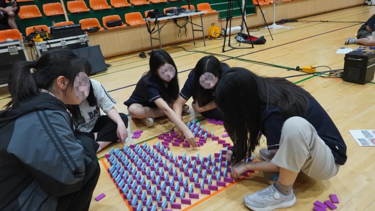 넘어져도 다시 한번, 도미노 팀빌딩 진행 사진 2