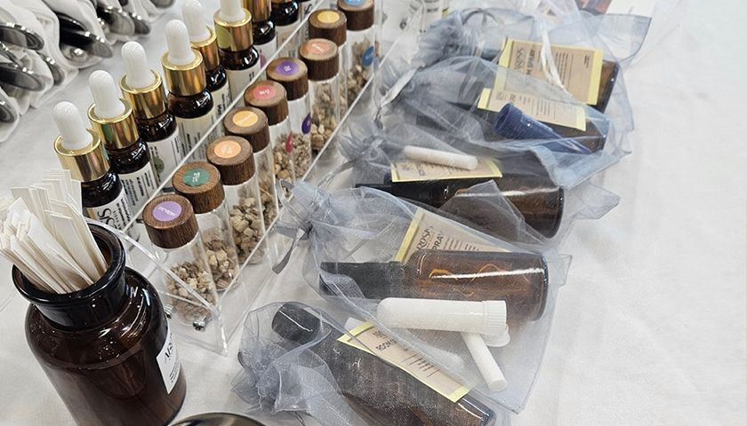 룸스프레이와 싱잉볼 명상 진행 사진 2