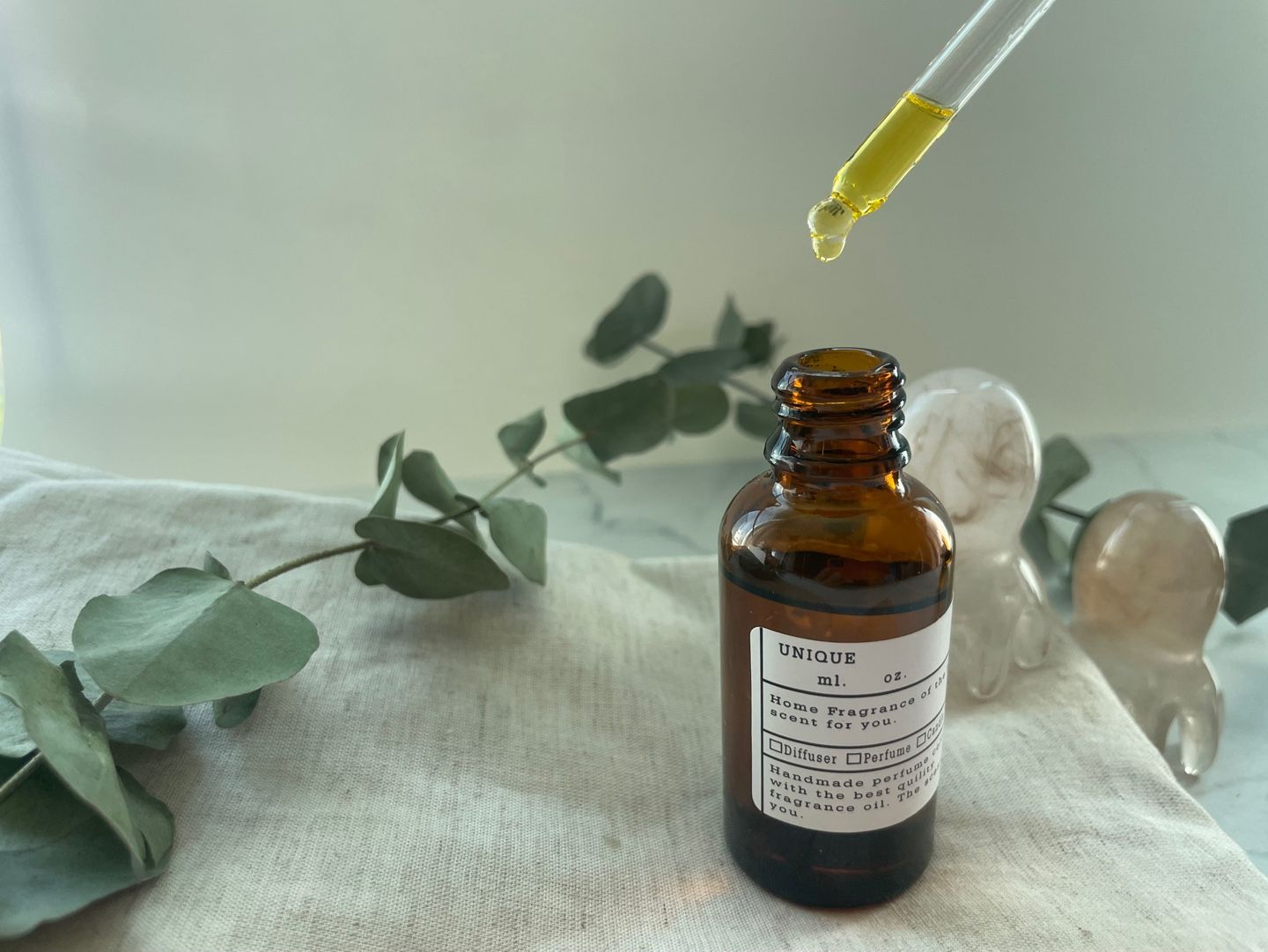 괄사를 이용한 아로마 디톡스 테라피 진행 사진 2