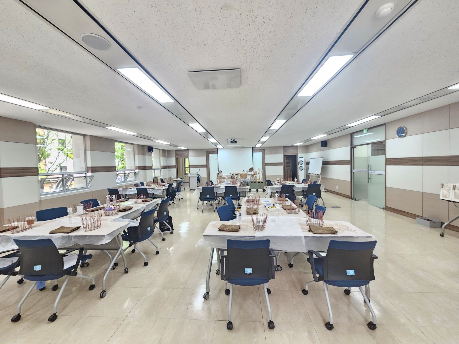 라탄을 이용한 원목 탁상거울 진행 사진 2