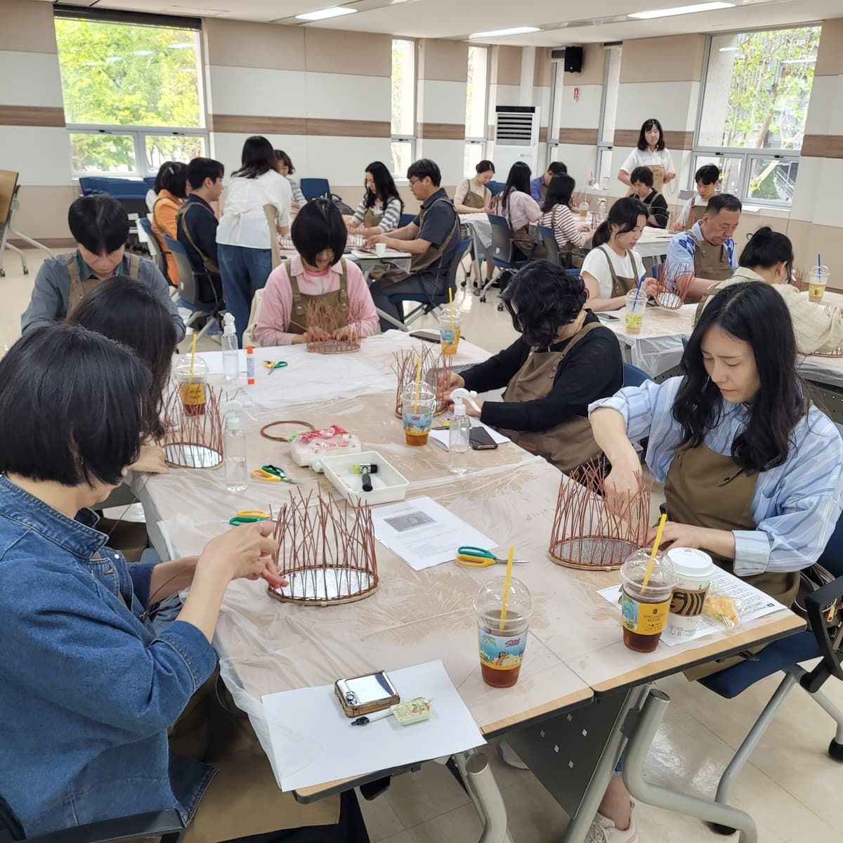 내 안의 긍정에너지를 비춰주는 라탄을 이용한 원목 탁상거울 만들기 진행 사진 3