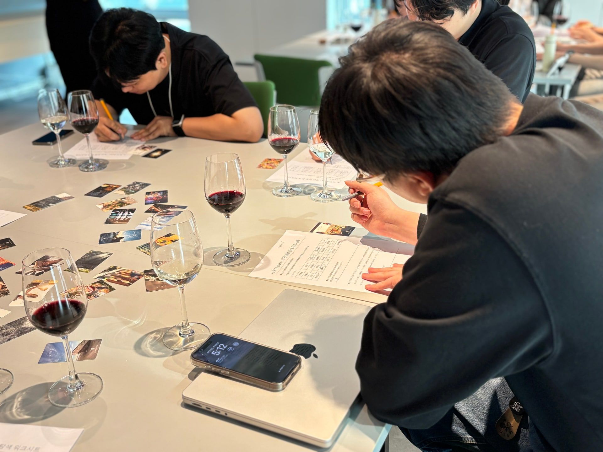 AI로 만드는 와인 BGM 상품 이미지 5