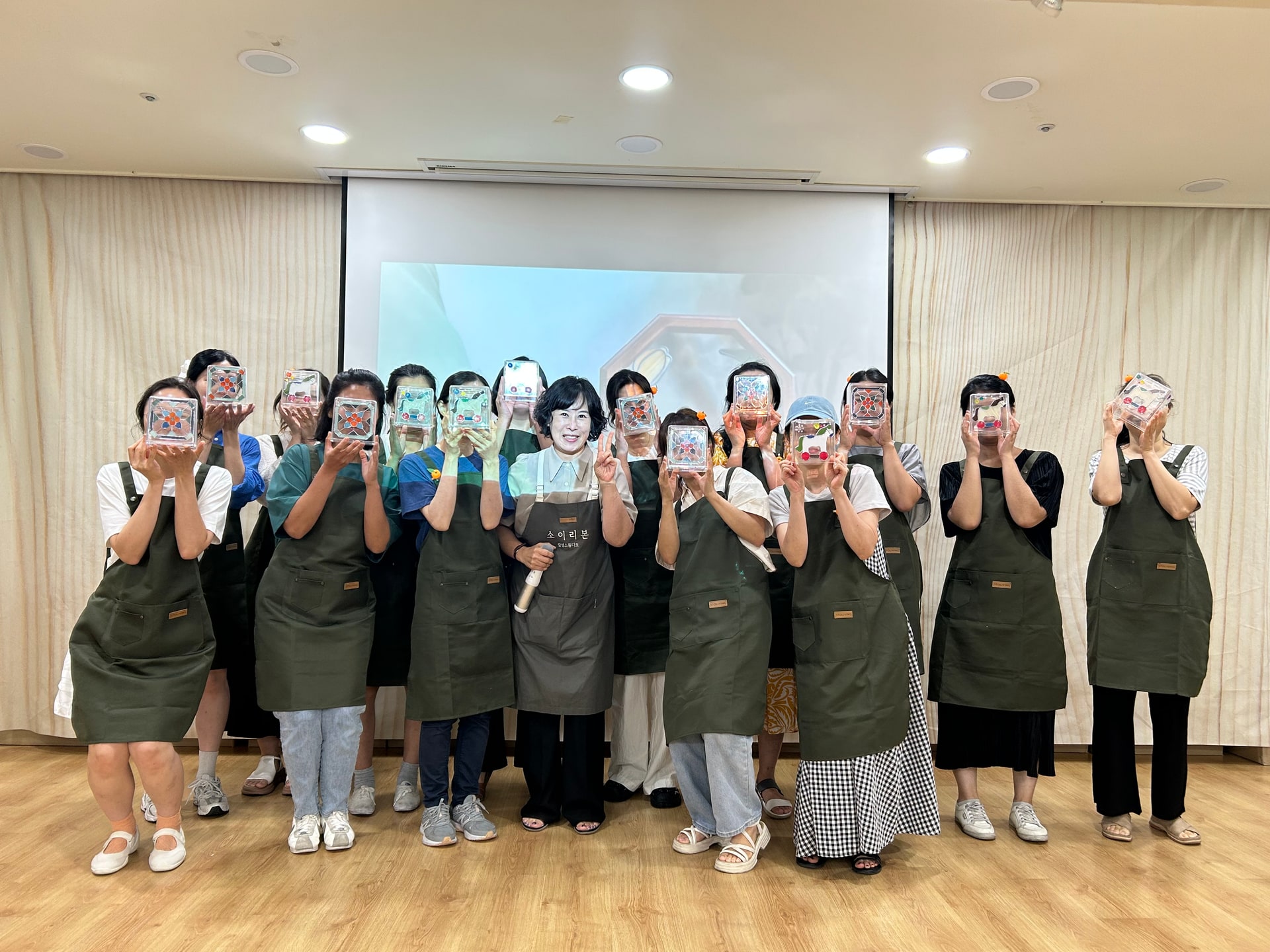반짝이는 나의 시간, 글라스아트 휴지케이스 만들기 진행 사진 3