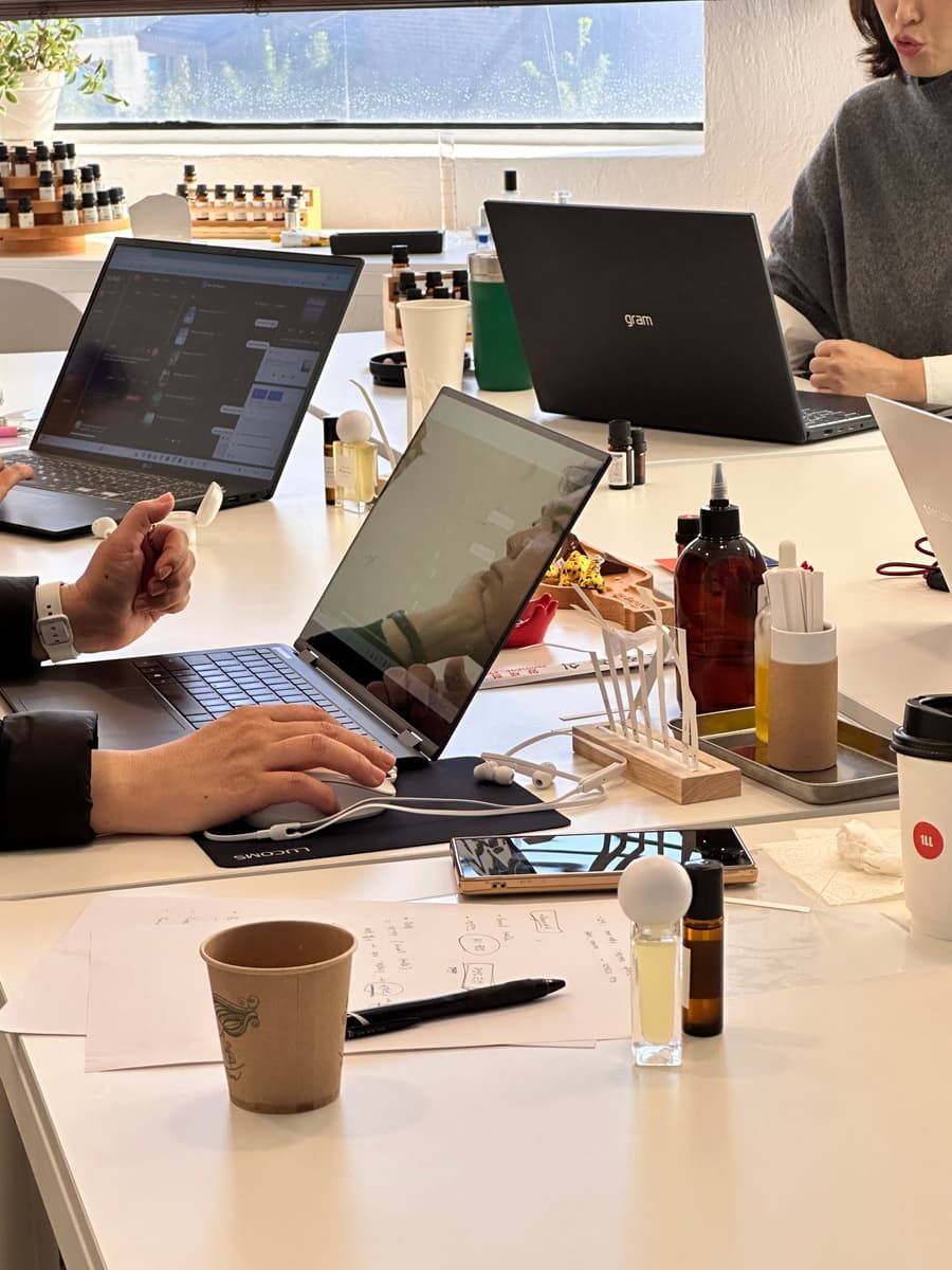 아로마 향수를 활용한 AI 음악 제작 상품 이미지 5