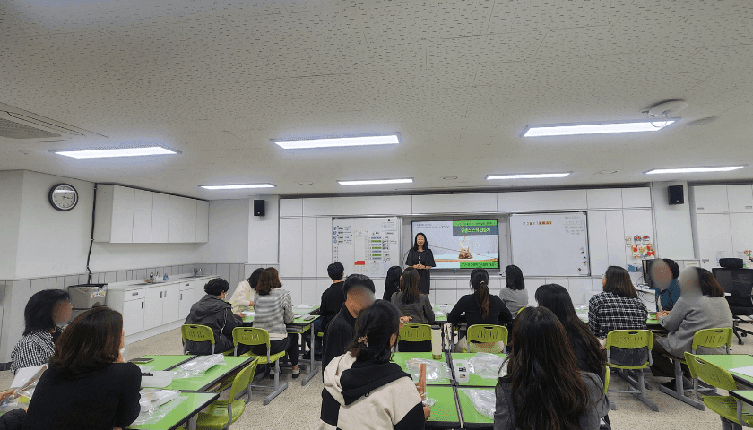 아로마 인센스 스틱과 싱잉볼 명상