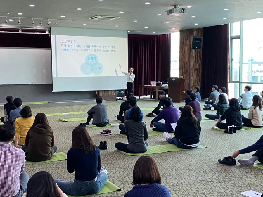 직장인 필라테스 진행 사진 1