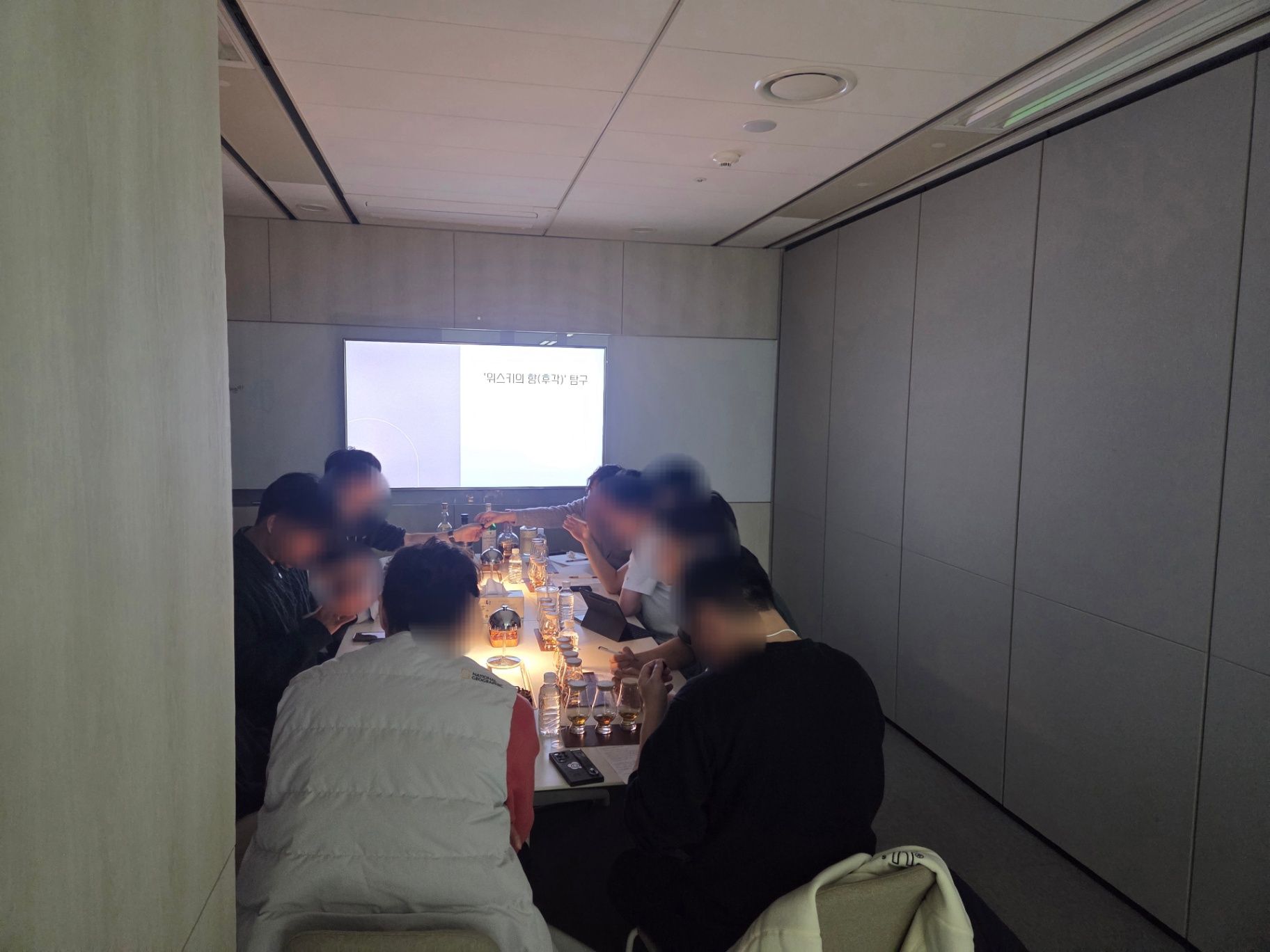위스키 테이스팅과 비지니스 매너 진행 사진 3