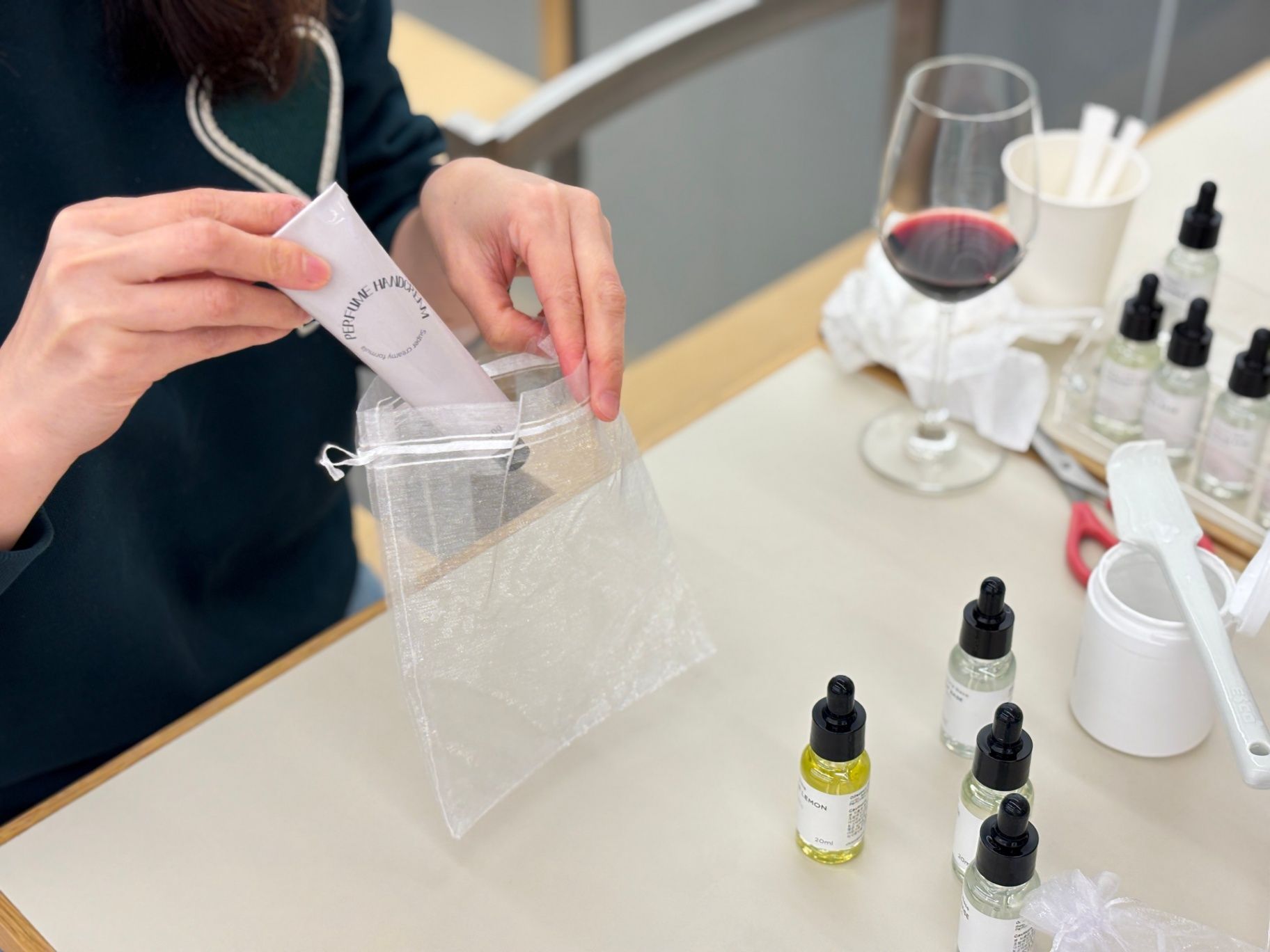 오감 리프레시, 와인 아로마 테이스팅 & 핸드크림 만들기 상품 이미지 4