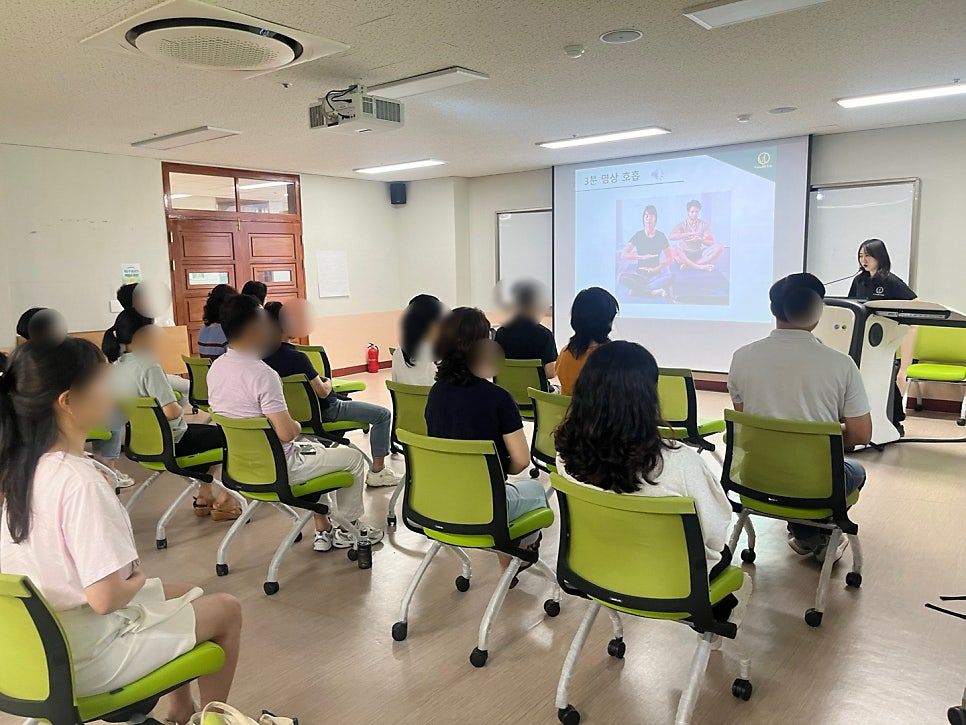 지친 현대인을 위한 스트레스 해소, 오피스 멘탈케어 명상워크숍 진행 사진 2