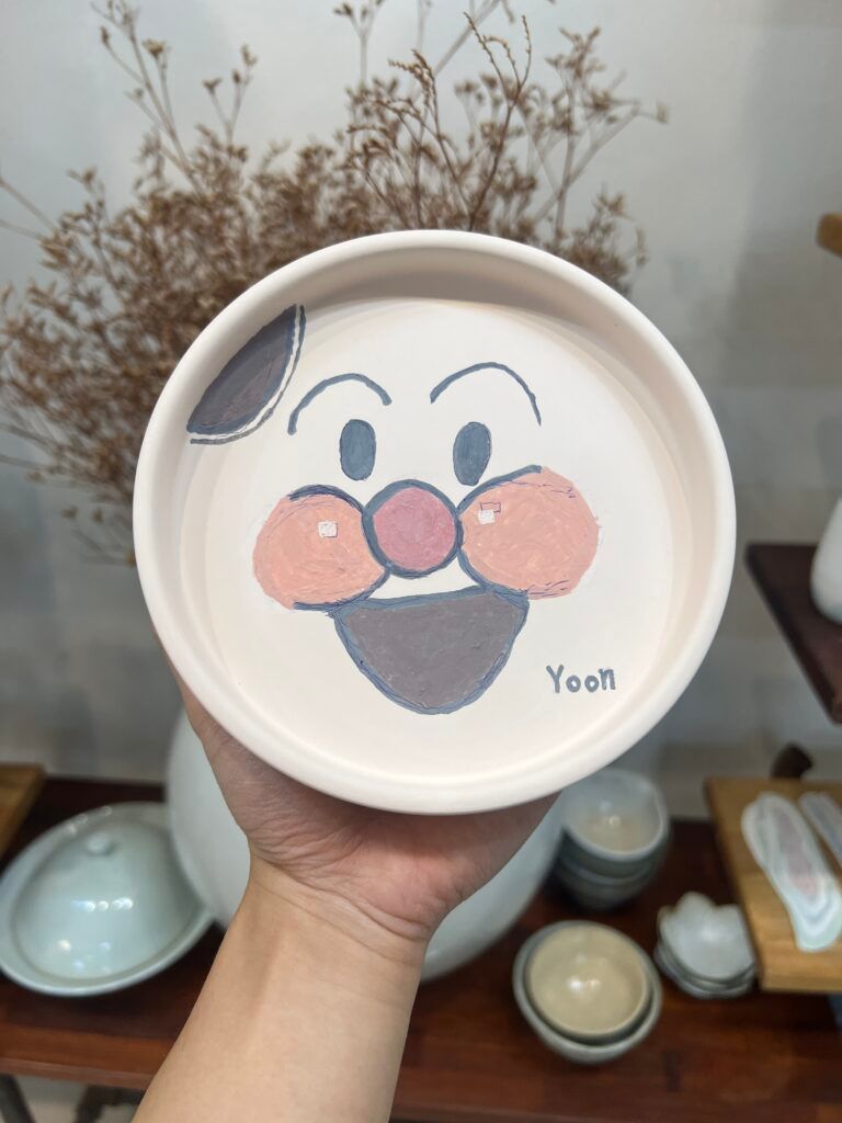 우리만의 아이덴티티를 담은 도자기 페인팅 진행 사진 3