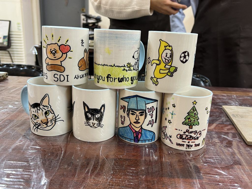 우리 팀의 비전을 담다: 시그니처 머그컵 만들기 팀빌딩