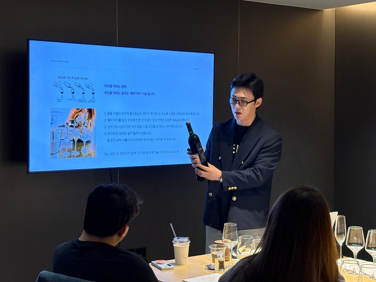 기업 맞춤 와인 클래스, 비교 시음으로 취향 찾기 & 팀워크 프로그램 진행 사진 4
