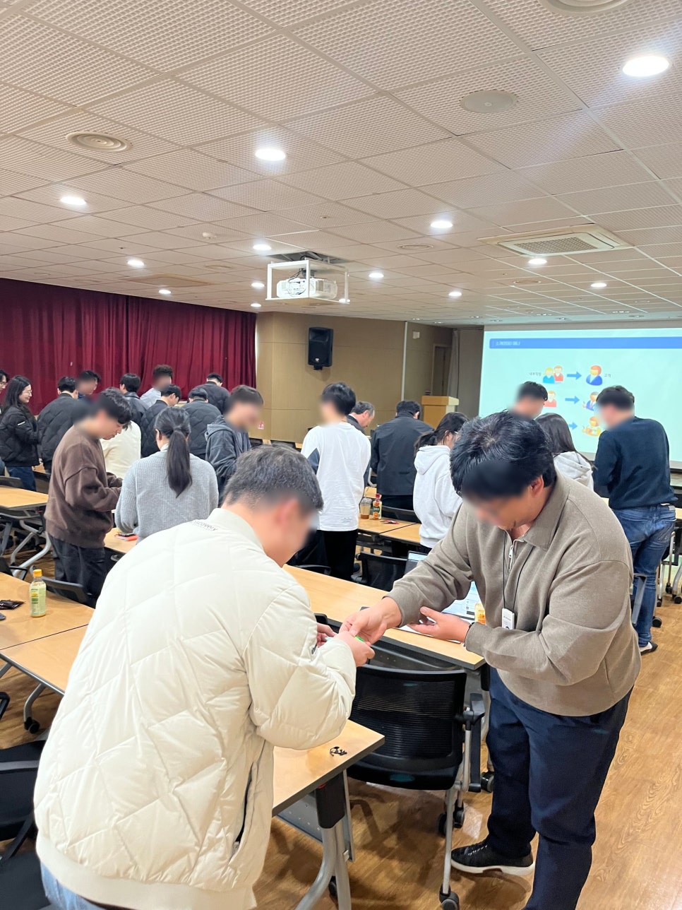 AI시대 성공을 부르는 비즈니스 매너! 직장인 에티켓부터 세대 통합 소통까지 진행 사진 1