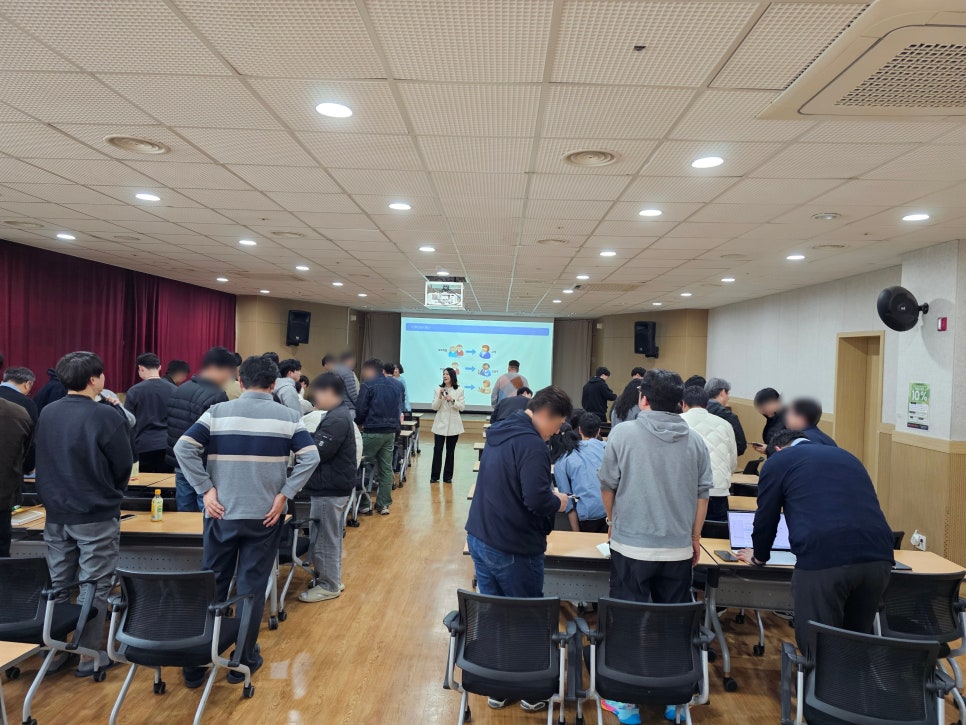 AI시대 성공을 부르는 비즈니스 매너! 직장인 에티켓부터 세대 통합 소통까지 진행 사진 6