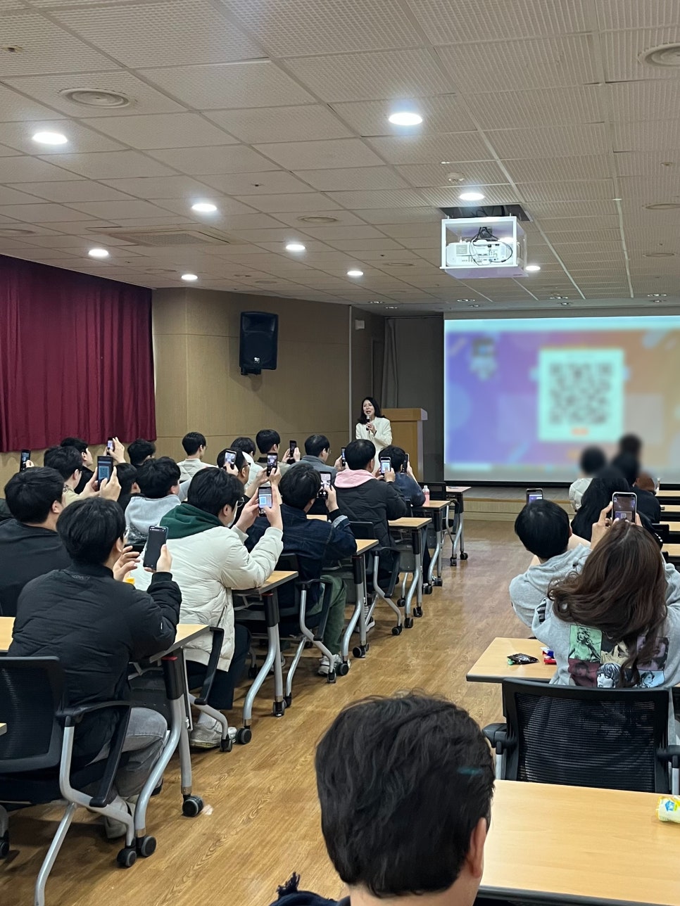 AI시대 성공을 부르는 비즈니스 매너! 직장인 에티켓부터 세대 통합 소통까지 진행 사진 4
